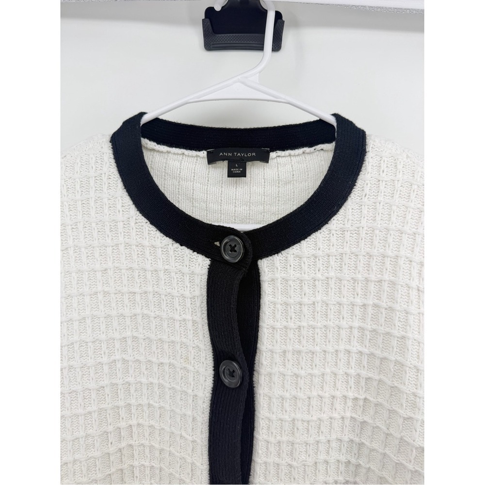 Ann Taylor Women L Cream Black Waffle Knit Button Front Cardigan Sweater - Picture 4 of 9
